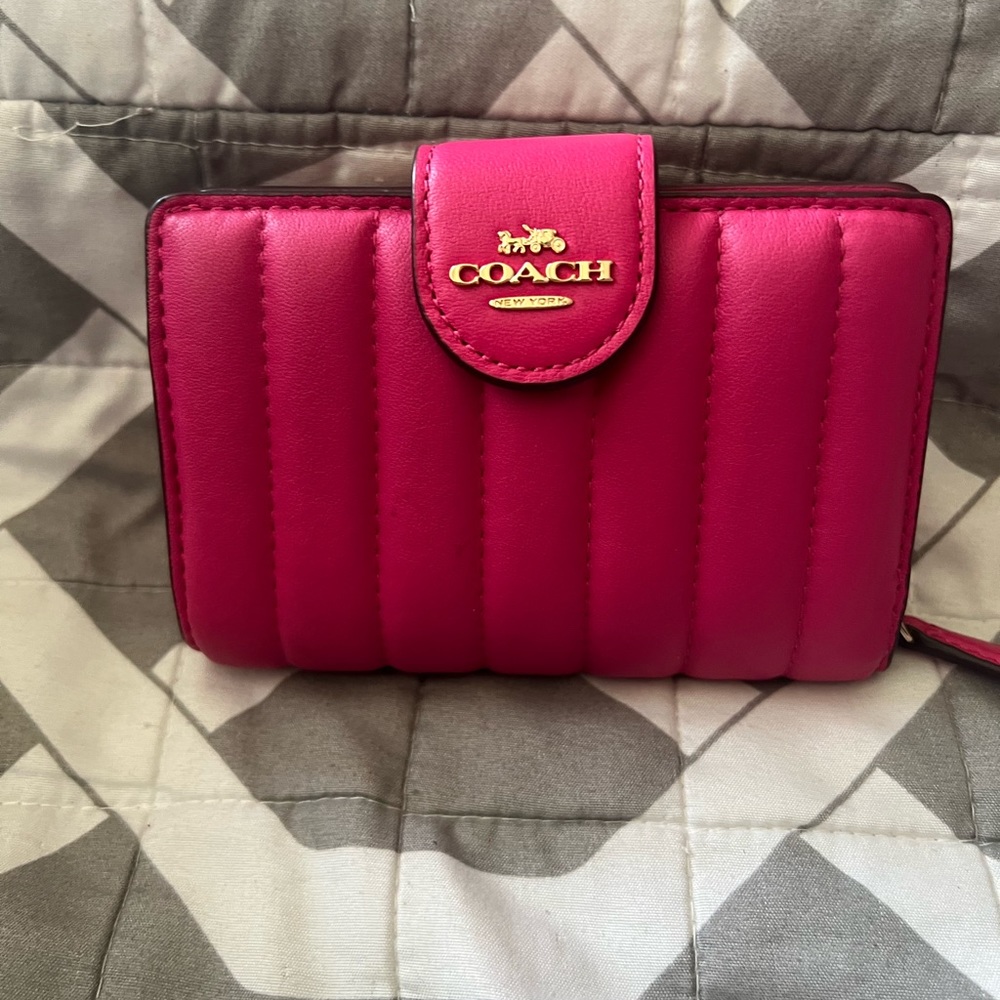 COACH Medium Corner Zip Wallet with Quilting